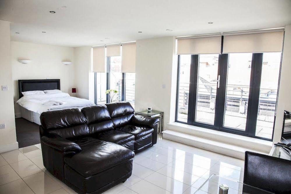 Halo Serviced Apartments - The Point Шефилд Экстерьер фото