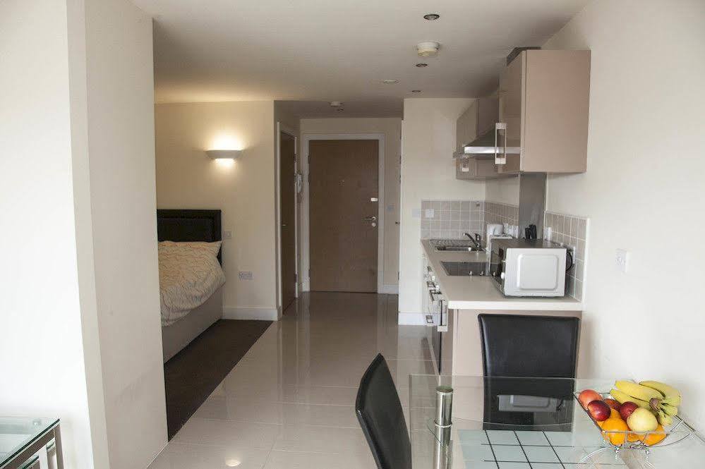 Halo Serviced Apartments - The Point Шефилд Экстерьер фото